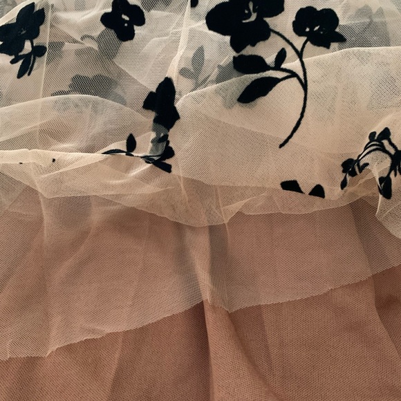 Chicwish 3D Posy Double-Layered Mesh Midi Skirt Caramel Color Size XS/S … - Picture 6 of 13